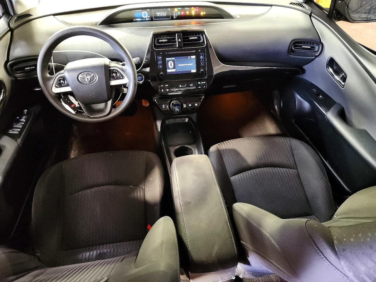 2016 TOYOTA PRIUS
