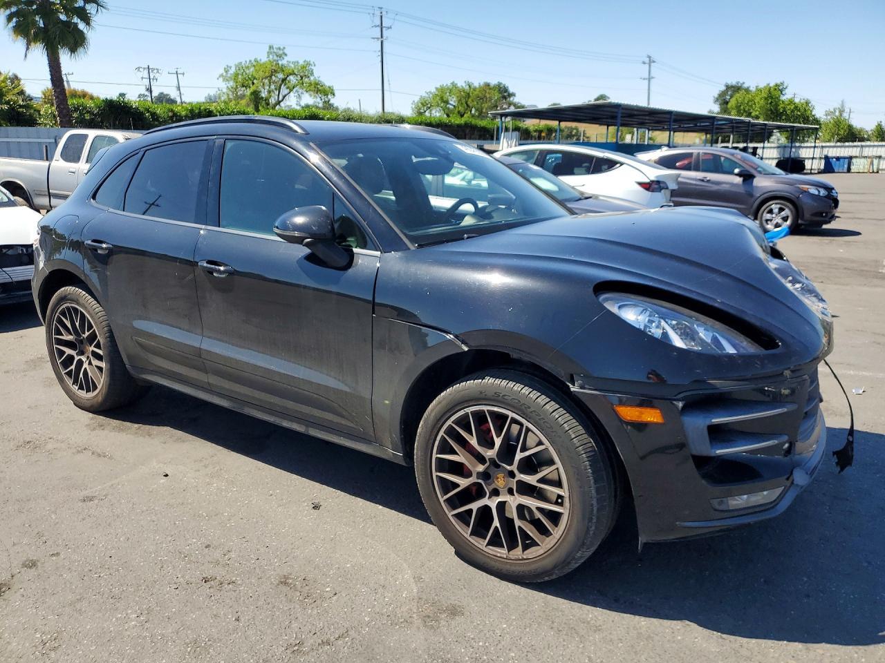 2015 PORSCHE Macan