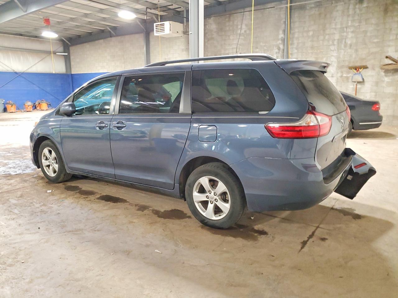 2017 TOYOTA SIENNA