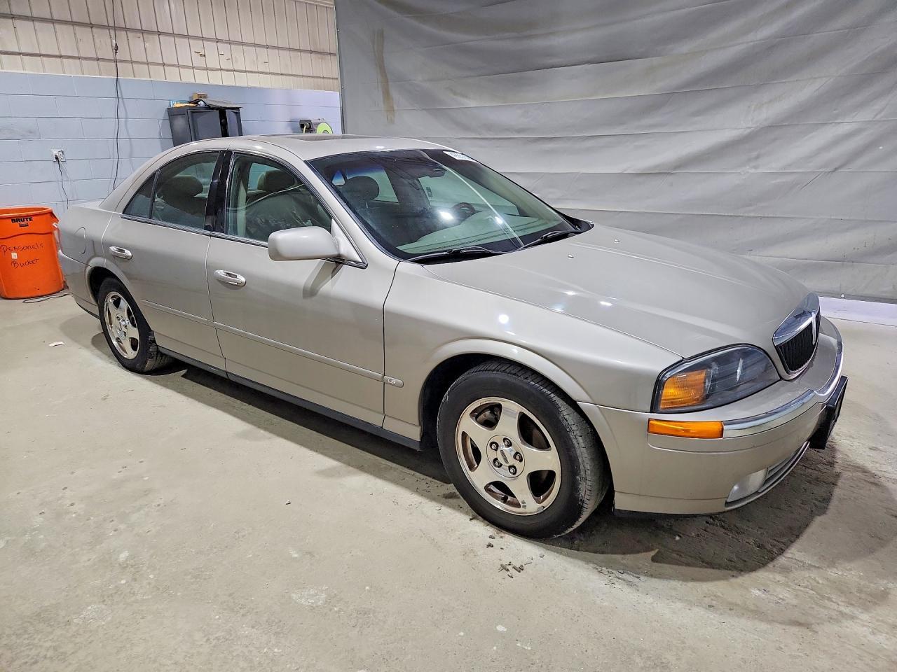 2000 Lincoln Townhouse Ls