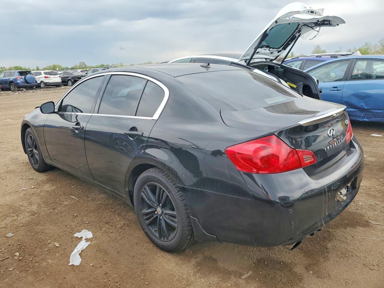 2011 INFINITI G37