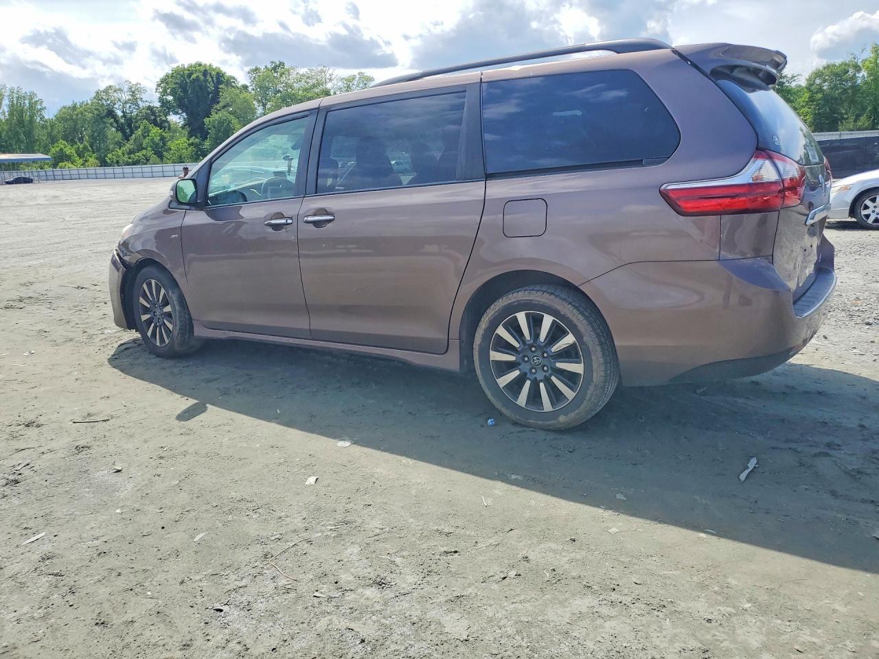 2019 TOYOTA SIENNA