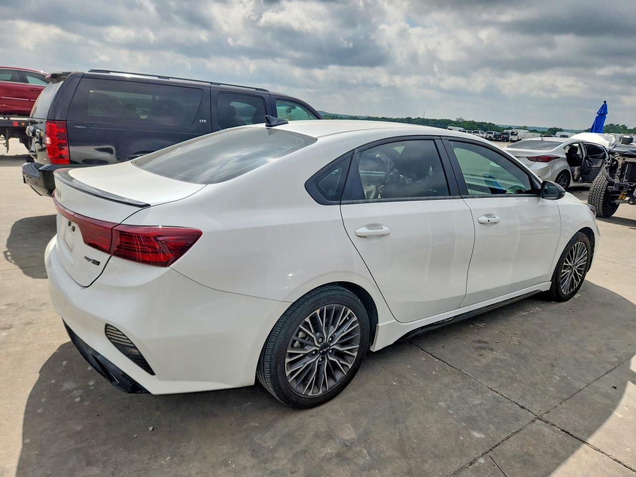 2024 KIA FORTE