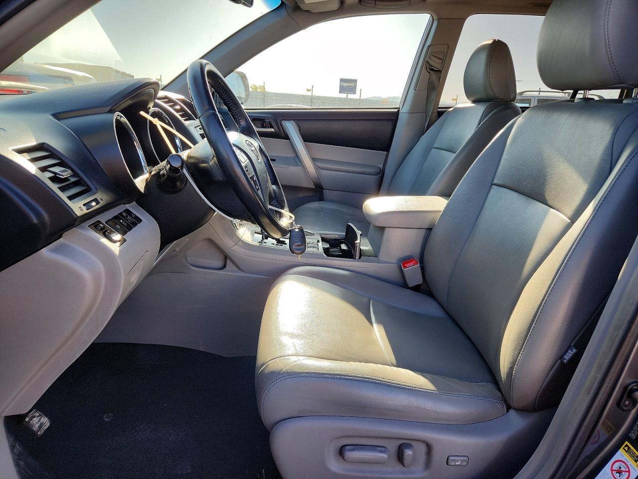 2013 TOYOTA HIGHLANDER