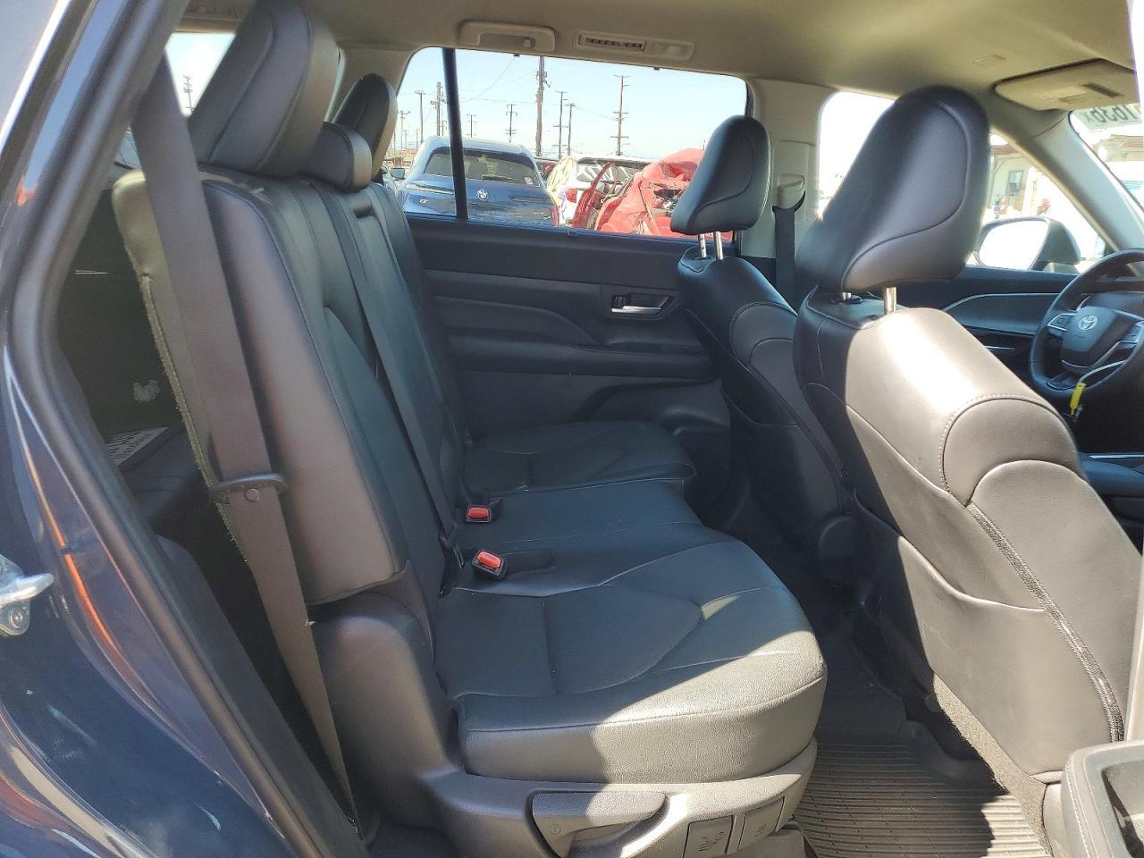 2024 TOYOTA HIGHLANDER
