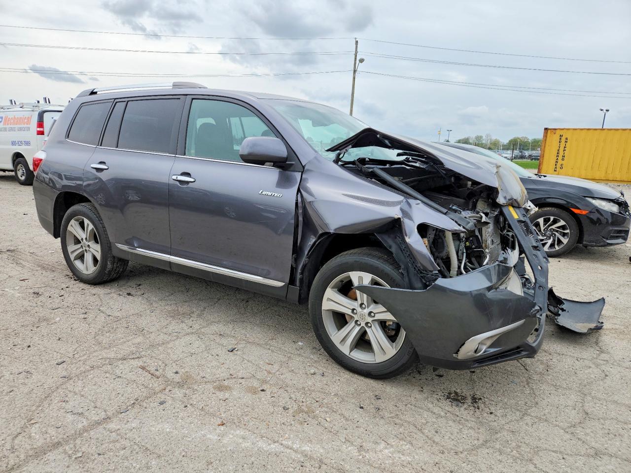 2013 TOYOTA HIGHLANDER