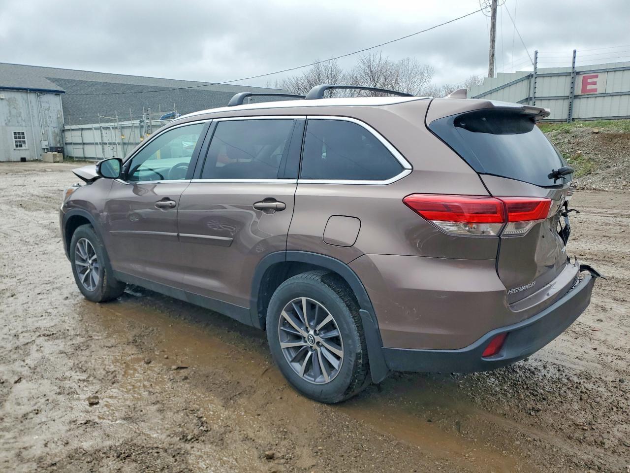 2019 TOYOTA /s/le/xle