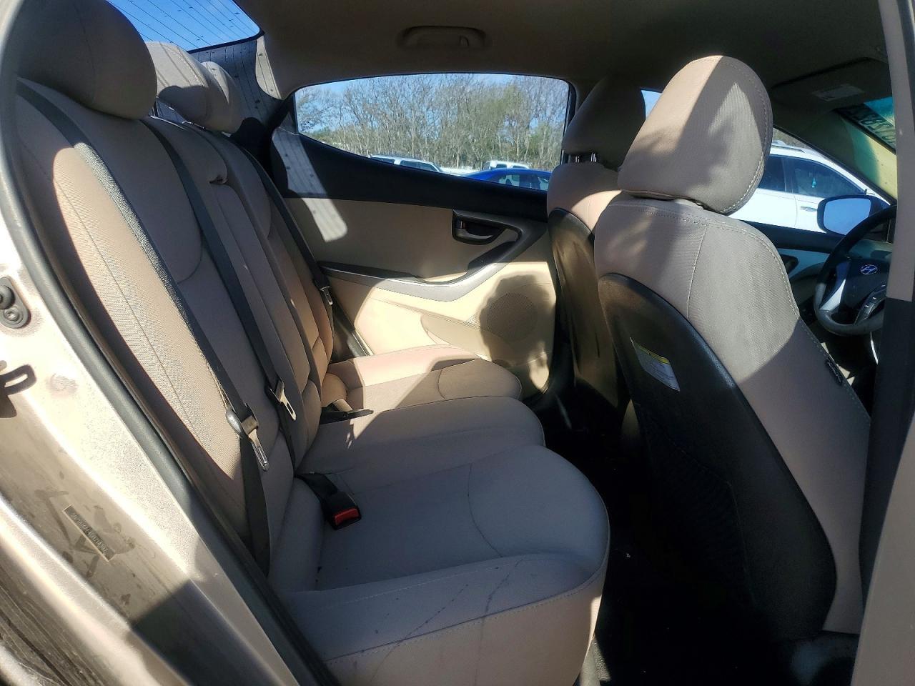 2016 HYUNDAI ELANTRA