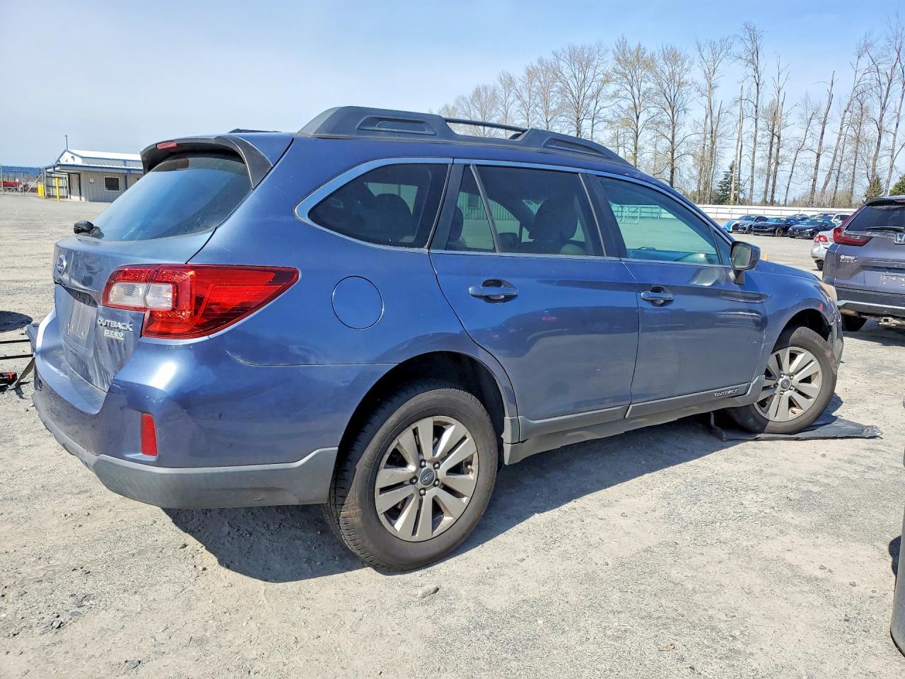 2015 SUBARU Outback