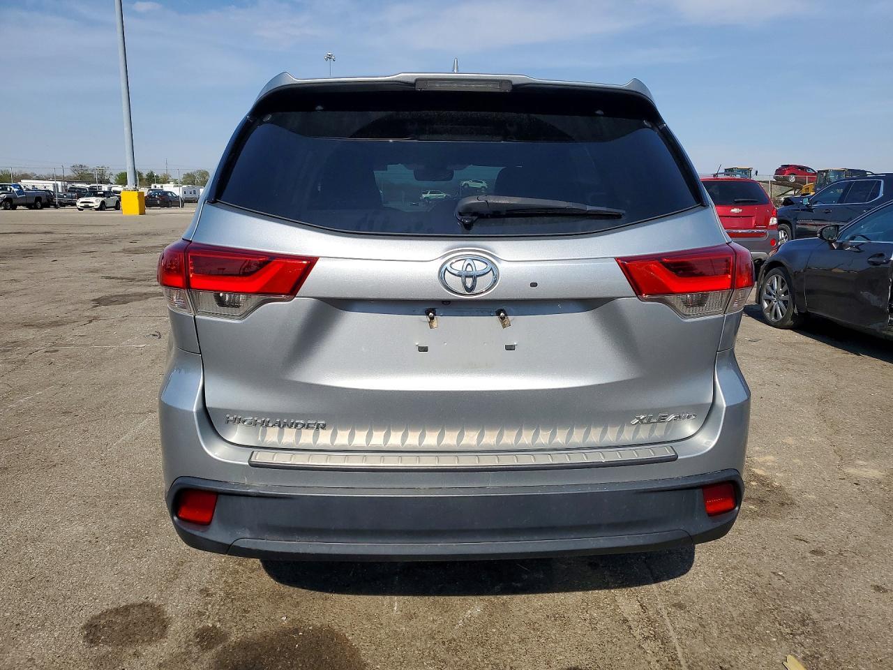 2018 TOYOTA HIGHLANDER