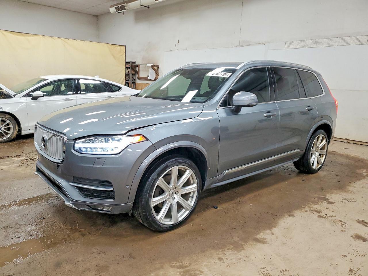 2019 VOLVO XC90