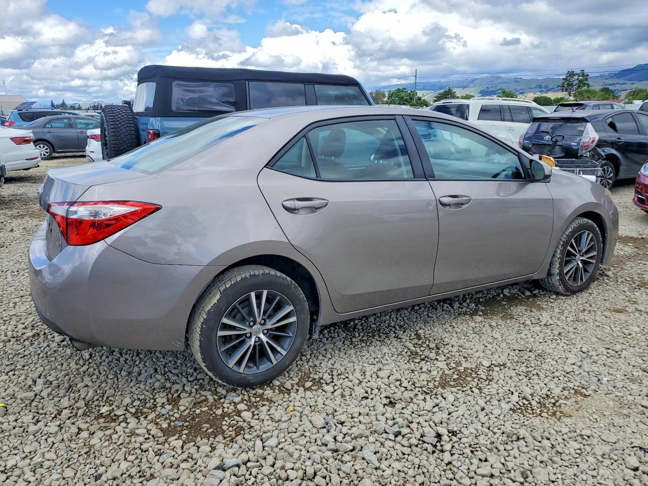 2016 TOYOTA COROLLA