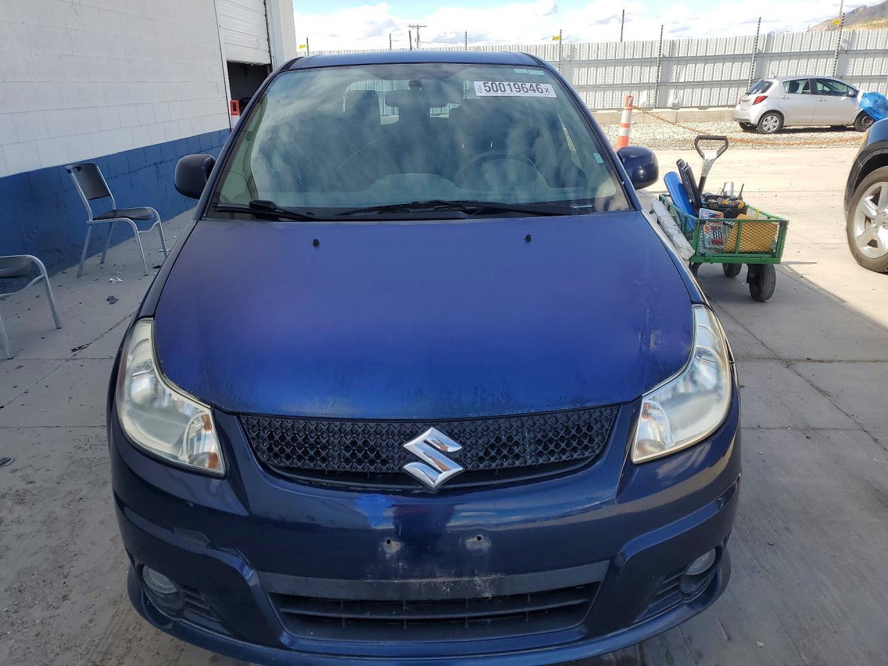 2011 SUZUKI SX4