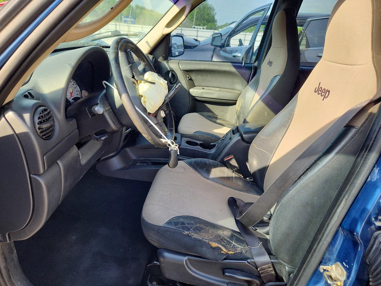 2004 JEEP Liberty