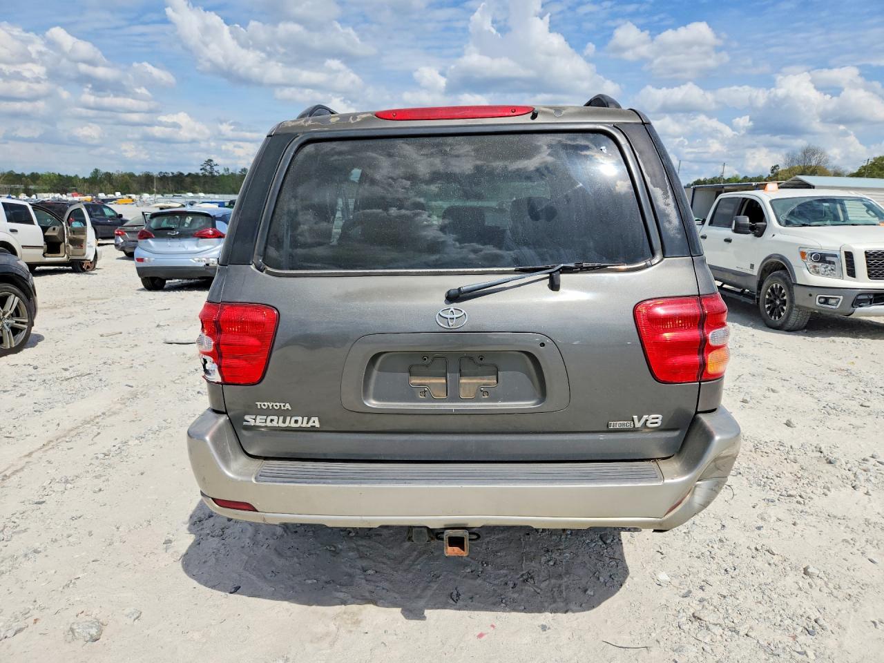 2004 TOYOTA Sequoia