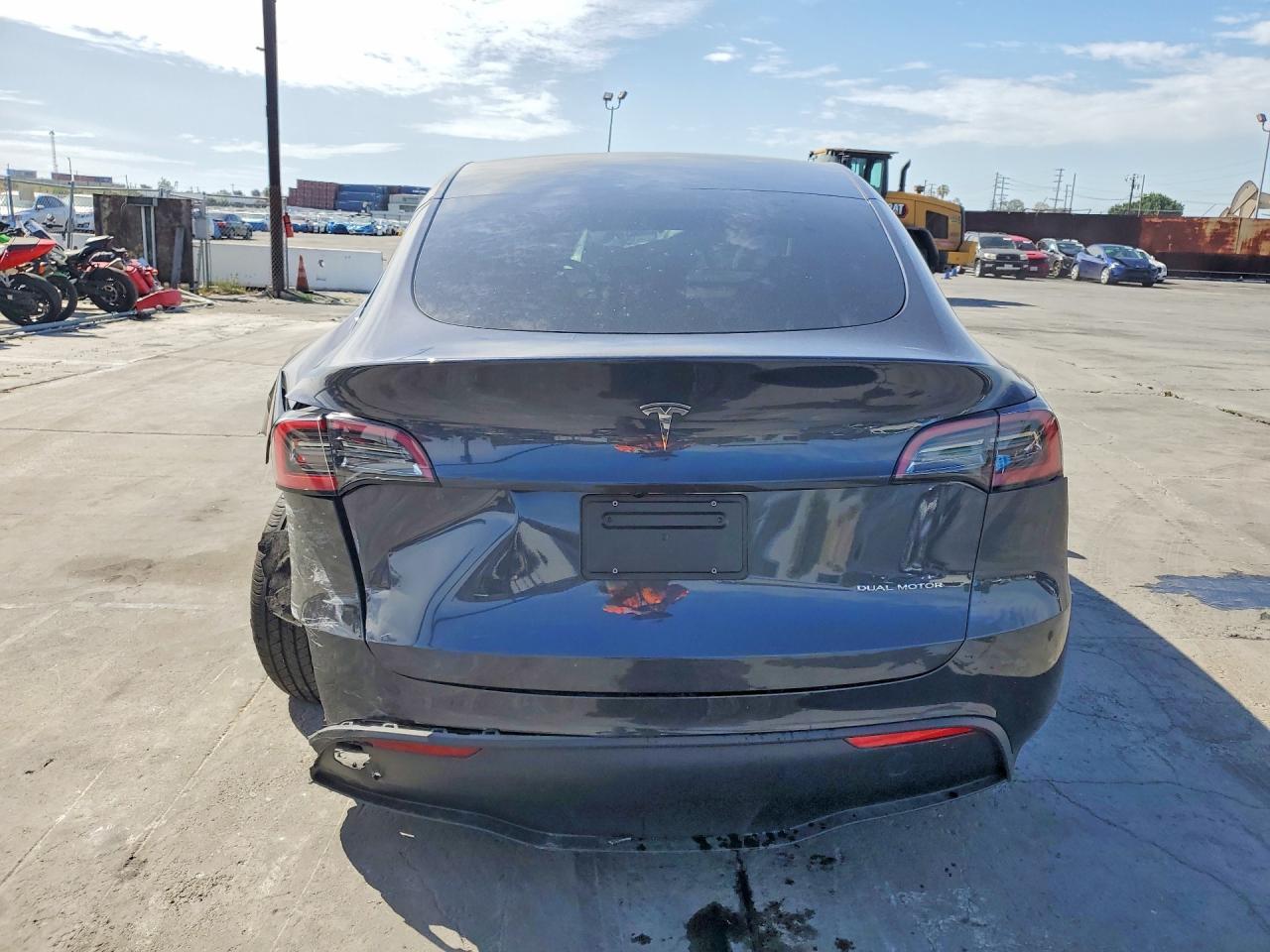 2024 TESLA MODEL Y