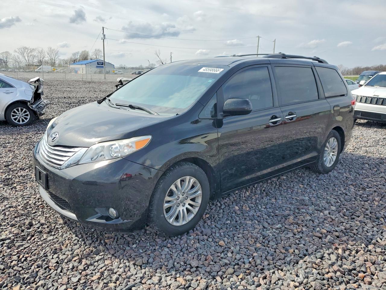 2013 TOYOTA SIENNA