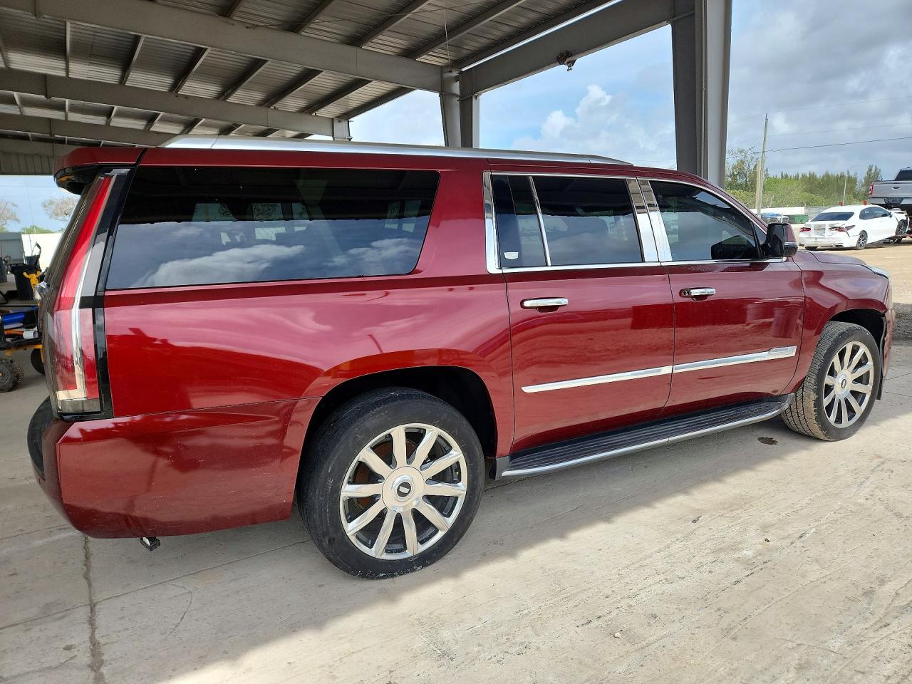 2017 CADILLAC Escalade ESV