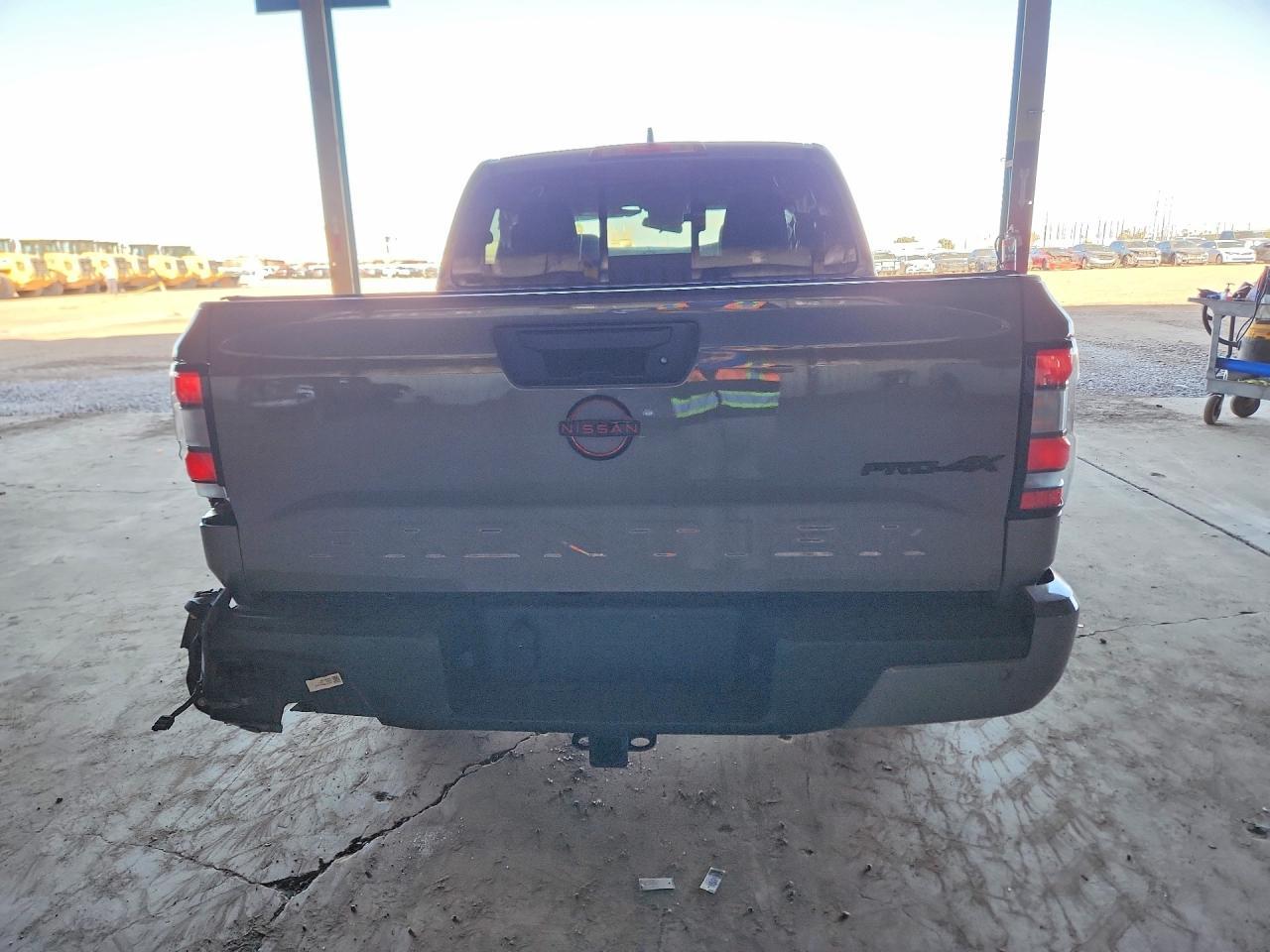2024 NISSAN Frontier