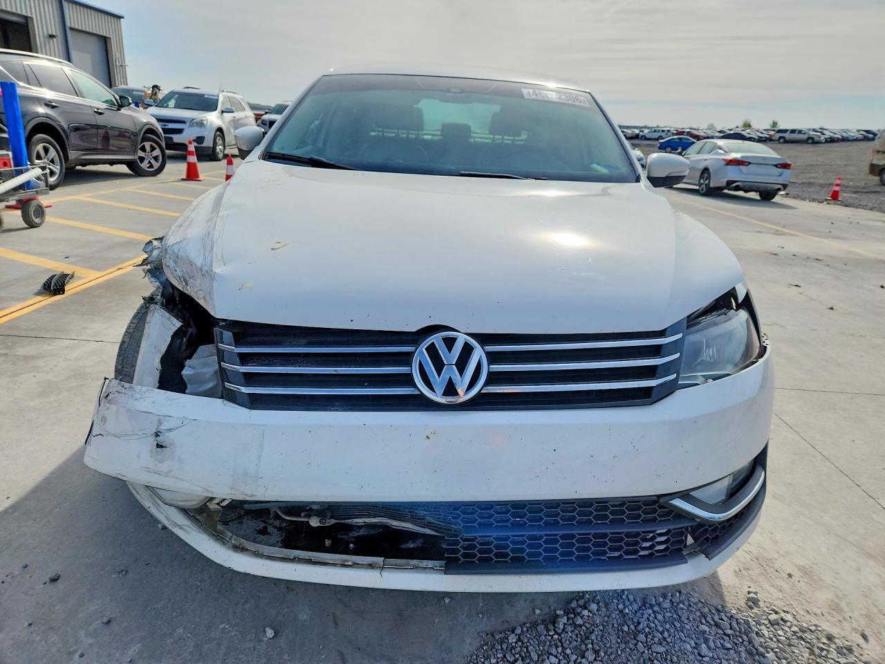 2015 VOLKSWAGEN Passat