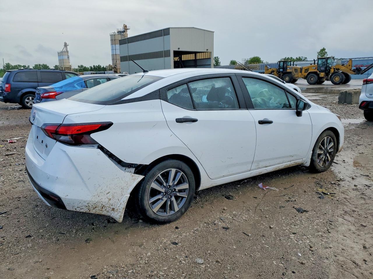 2025 NISSAN VERSA