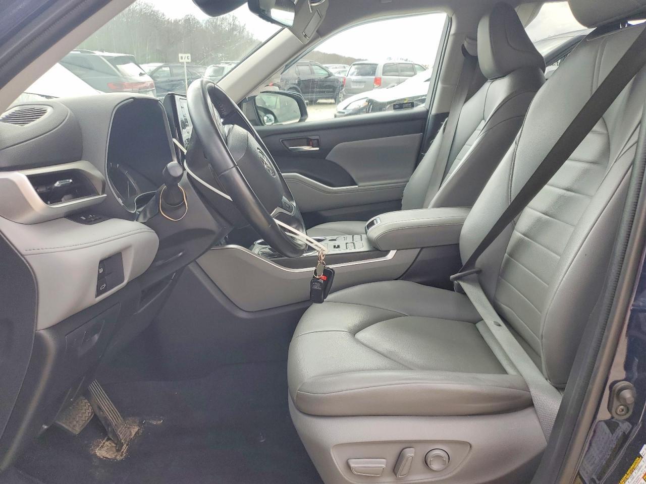 2022 TOYOTA HIGHLANDER
