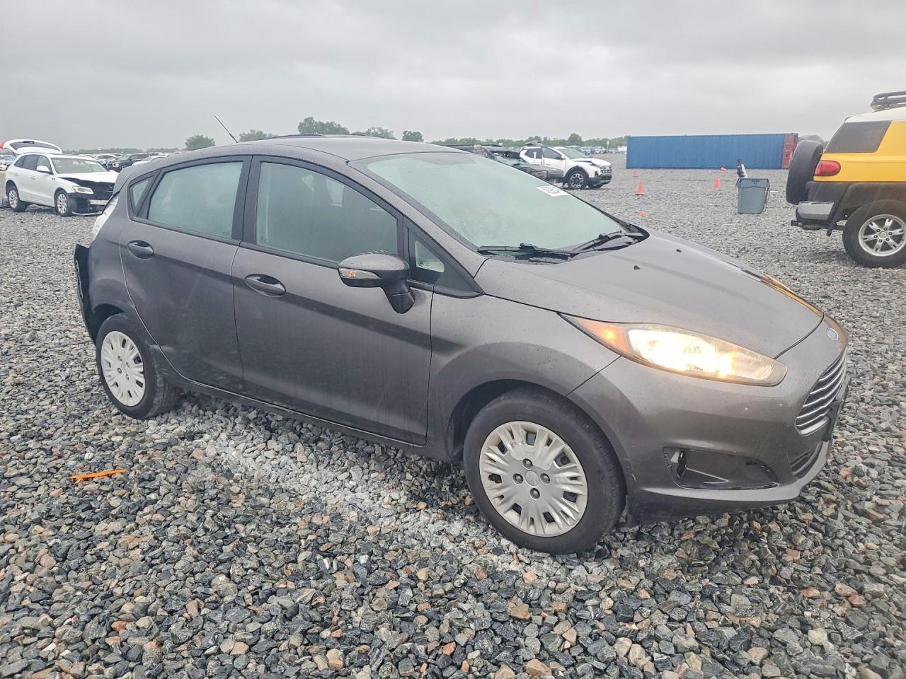 2015 FORD Fiesta