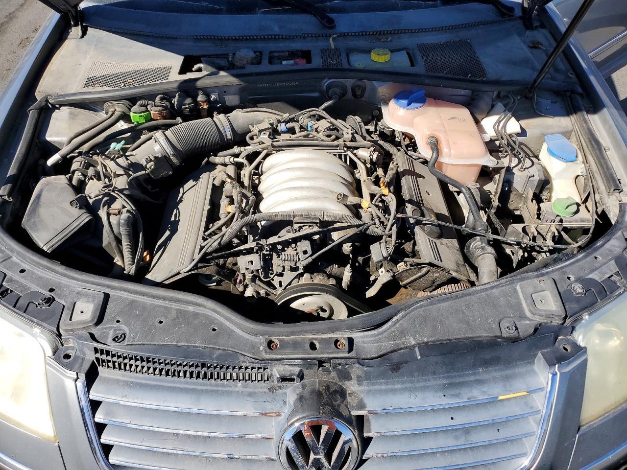 2003 VOLKSWAGEN Passat