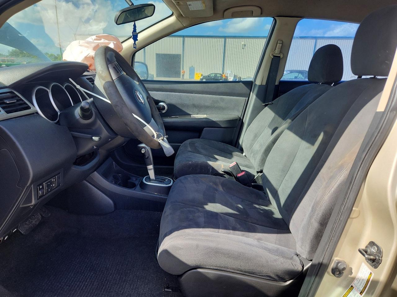 2009 NISSAN VERSA