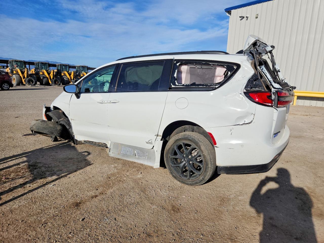 2023 CHRYSLER Pacifica