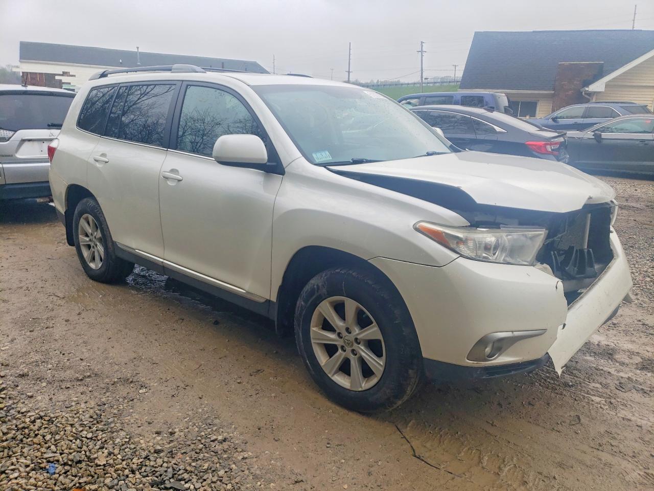 2013 TOYOTA HIGHLANDER