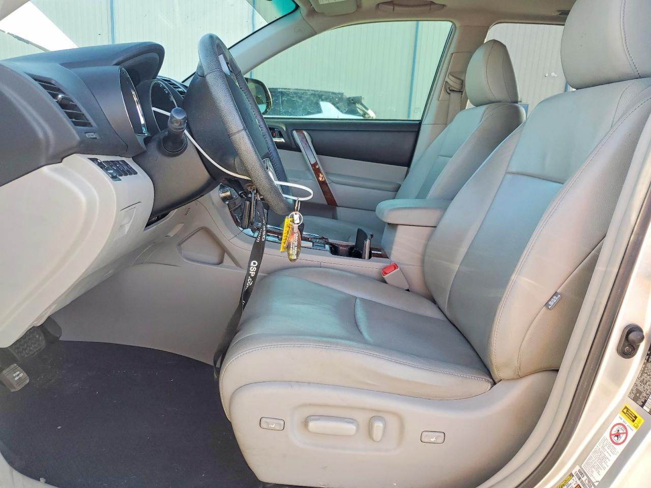 2012 TOYOTA HIGHLANDER