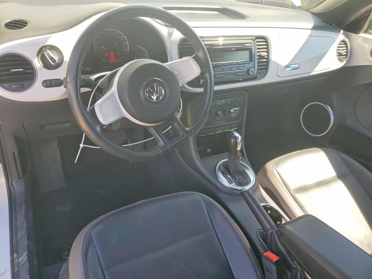 2013 VOLKSWAGEN Beetle