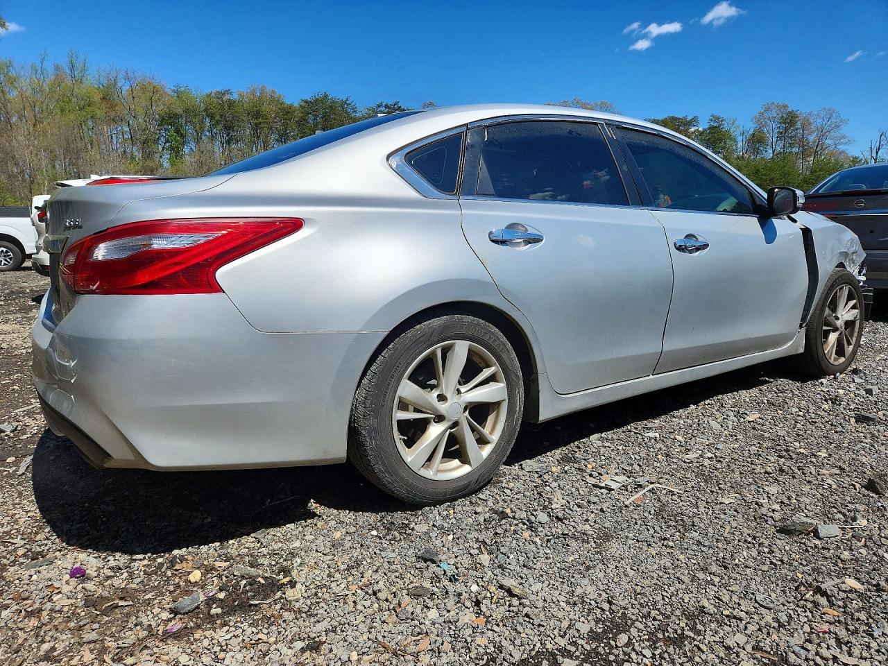 2017 NISSAN ALTIMA