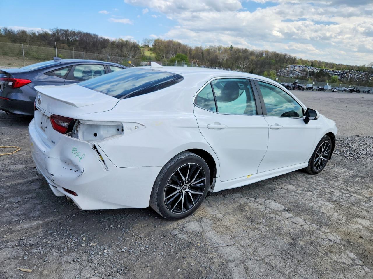 2022 TOYOTA CAMRY