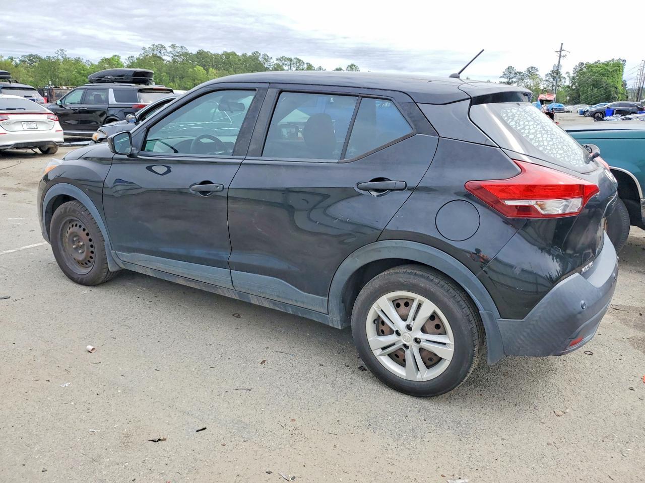 2020 NISSAN KICKS