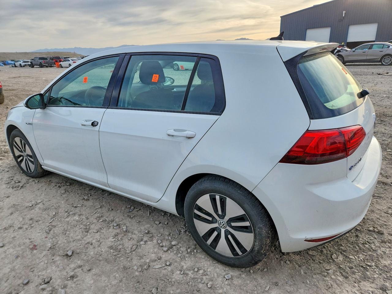 2016 VOLKSWAGEN e-Golf