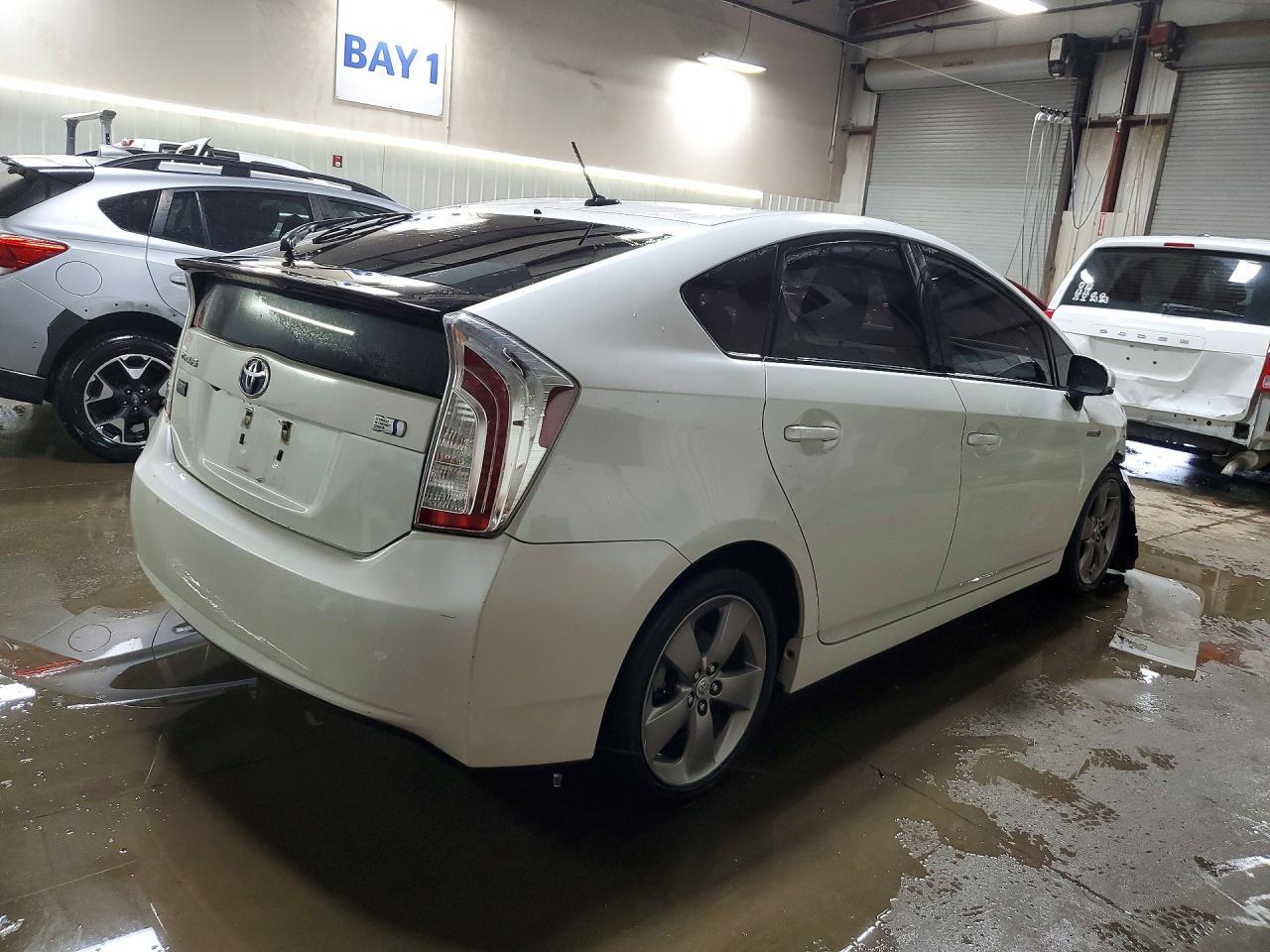 2015 TOYOTA PRIUS