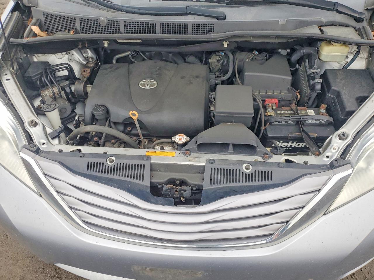 2017 TOYOTA SIENNA