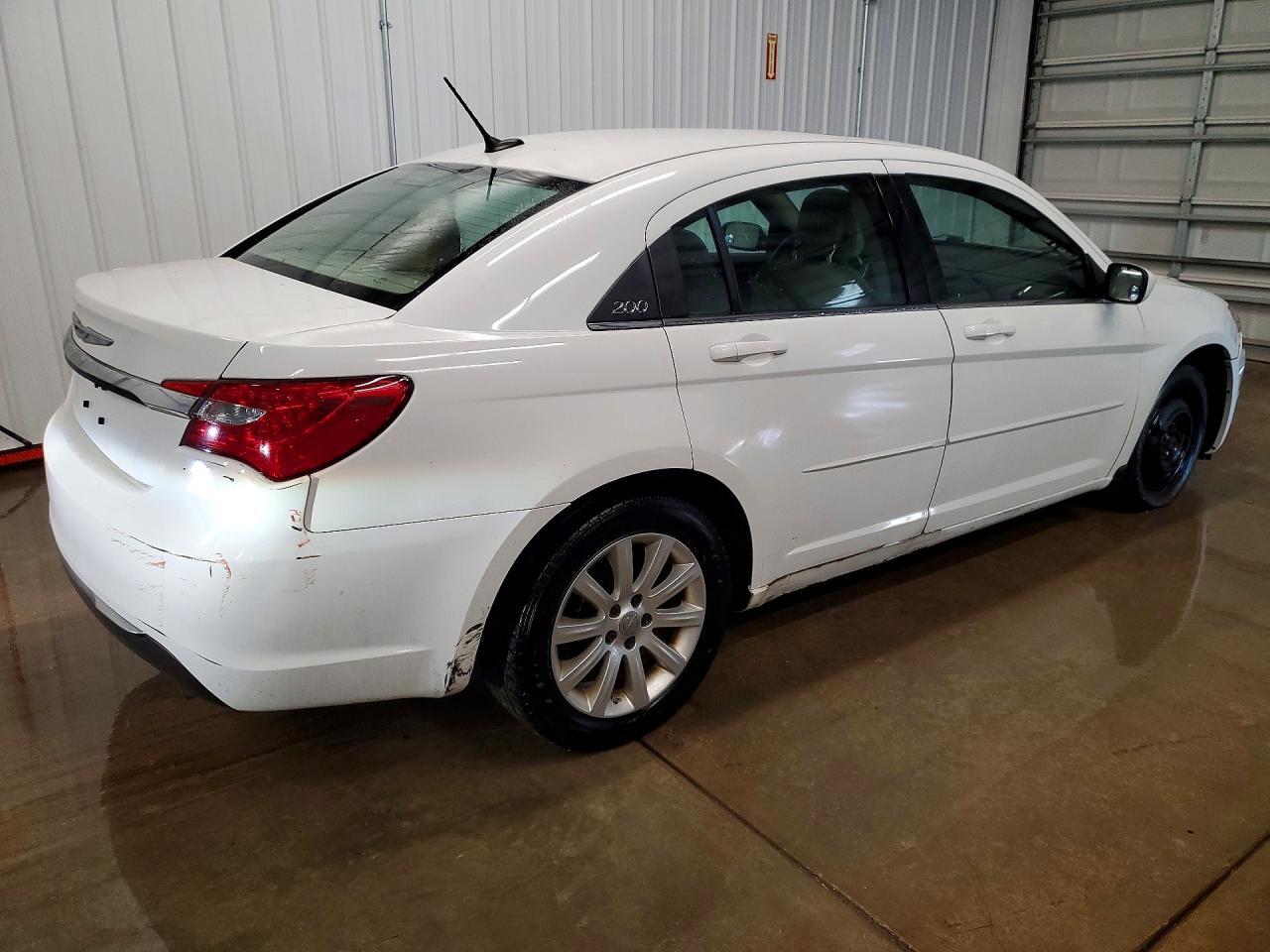 2013 CHRYSLER 200