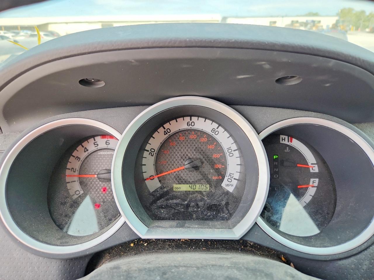 2011 TOYOTA TACOMA