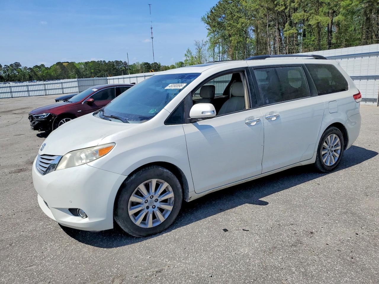 2013 TOYOTA SIENNA