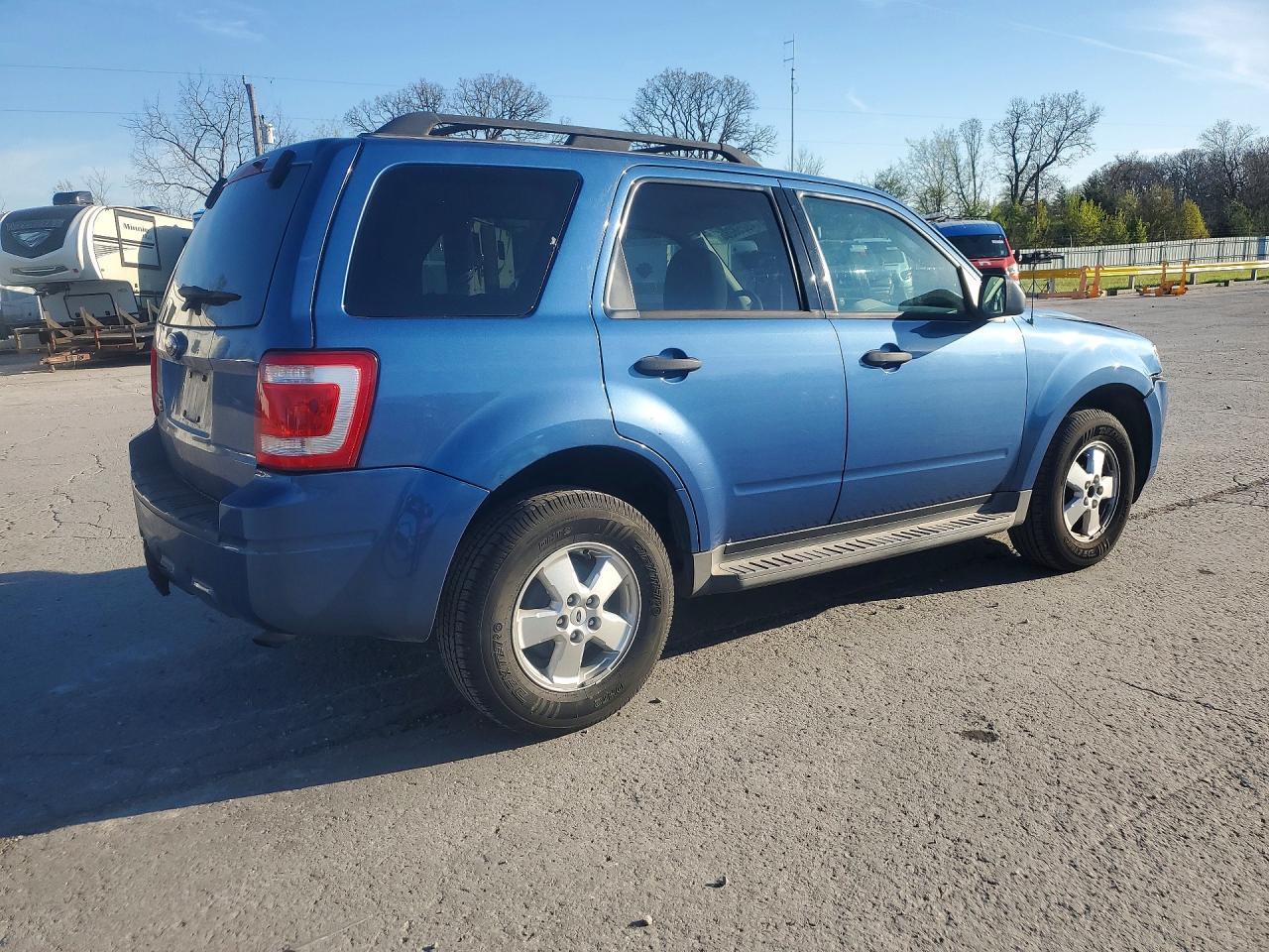 2009 FORD ESCAPE