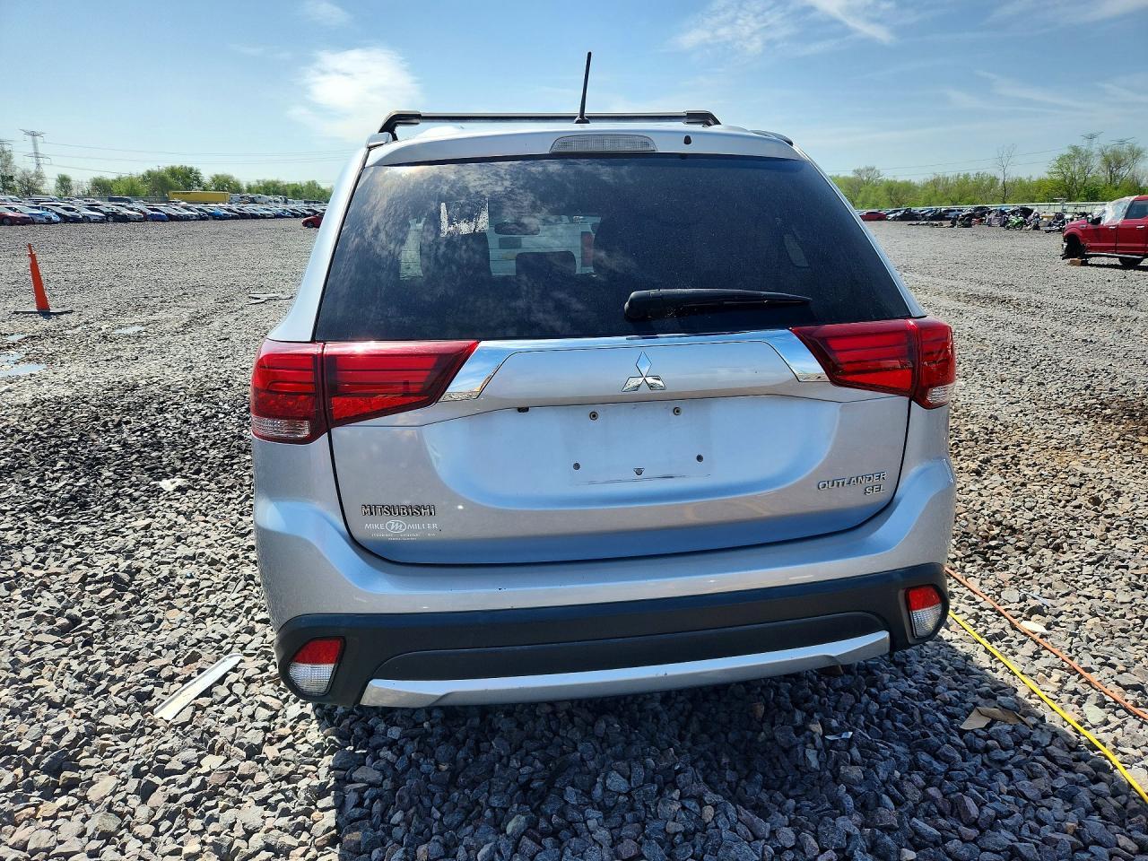 2016 MITSUBISHI outlander