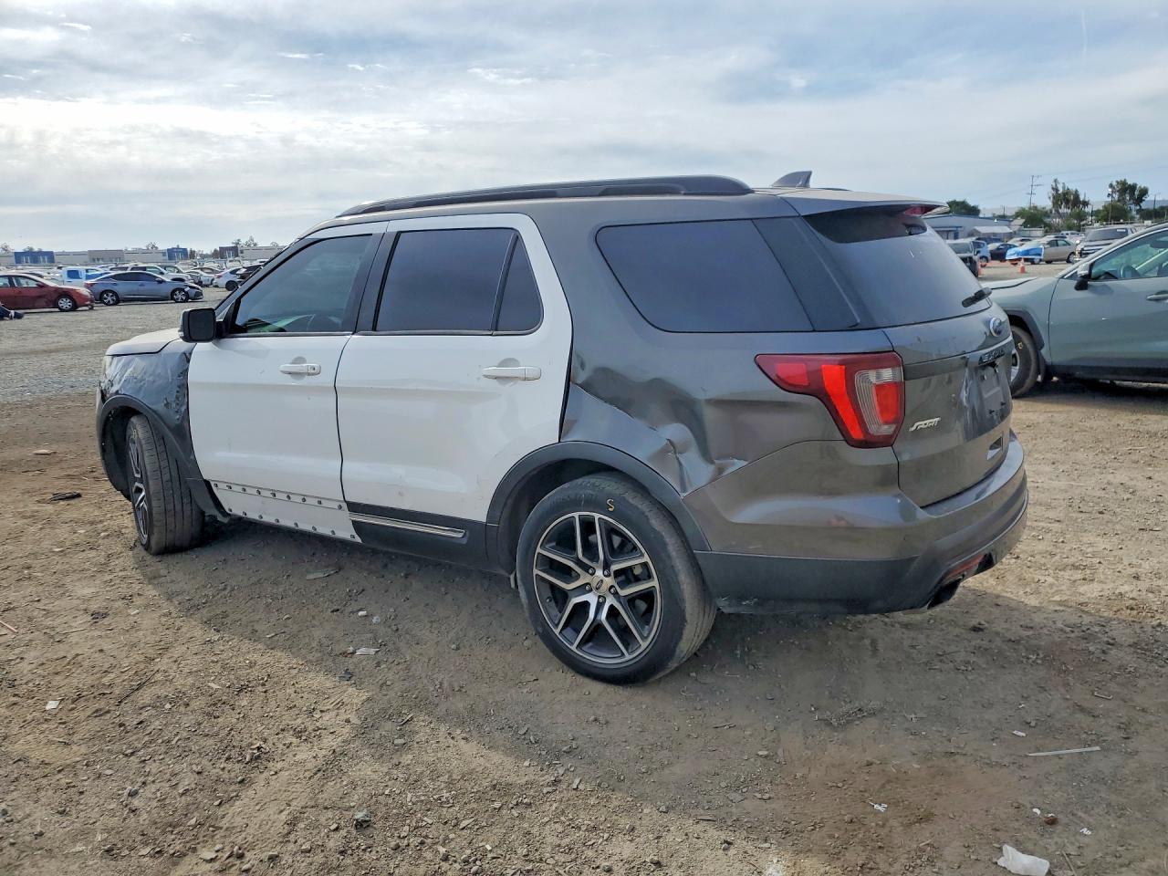 2017 FORD Explorer Sport Trac