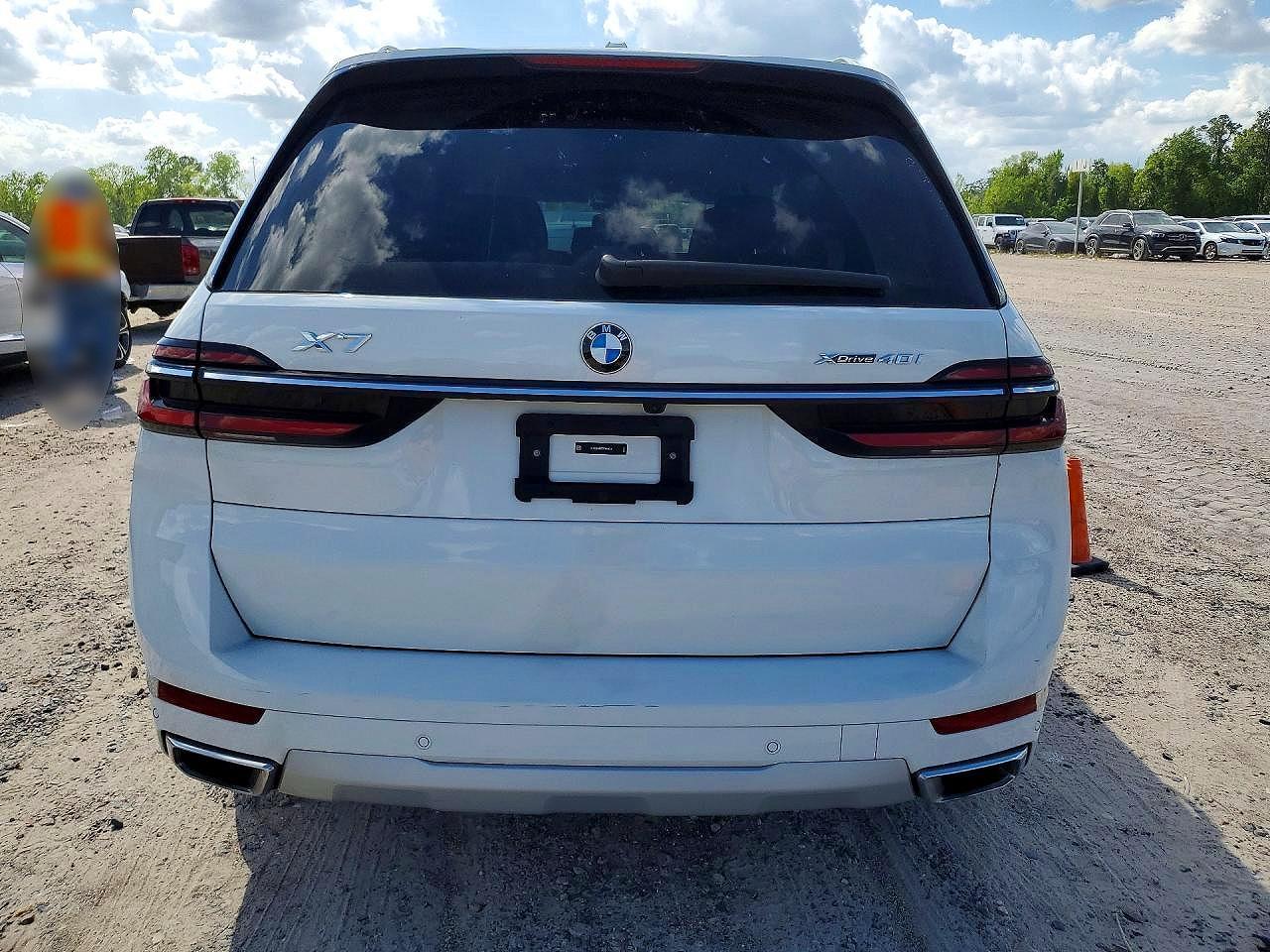 2025 BMW X7