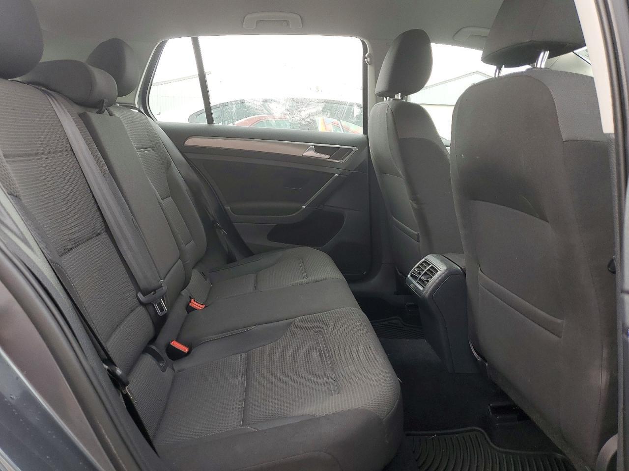 2016 VOLKSWAGEN GOLF