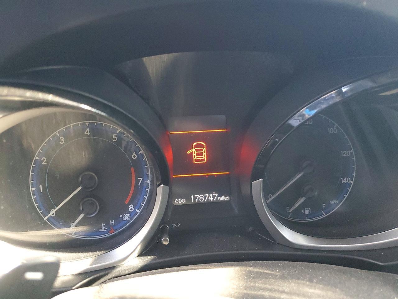 2015 TOYOTA COROLLA