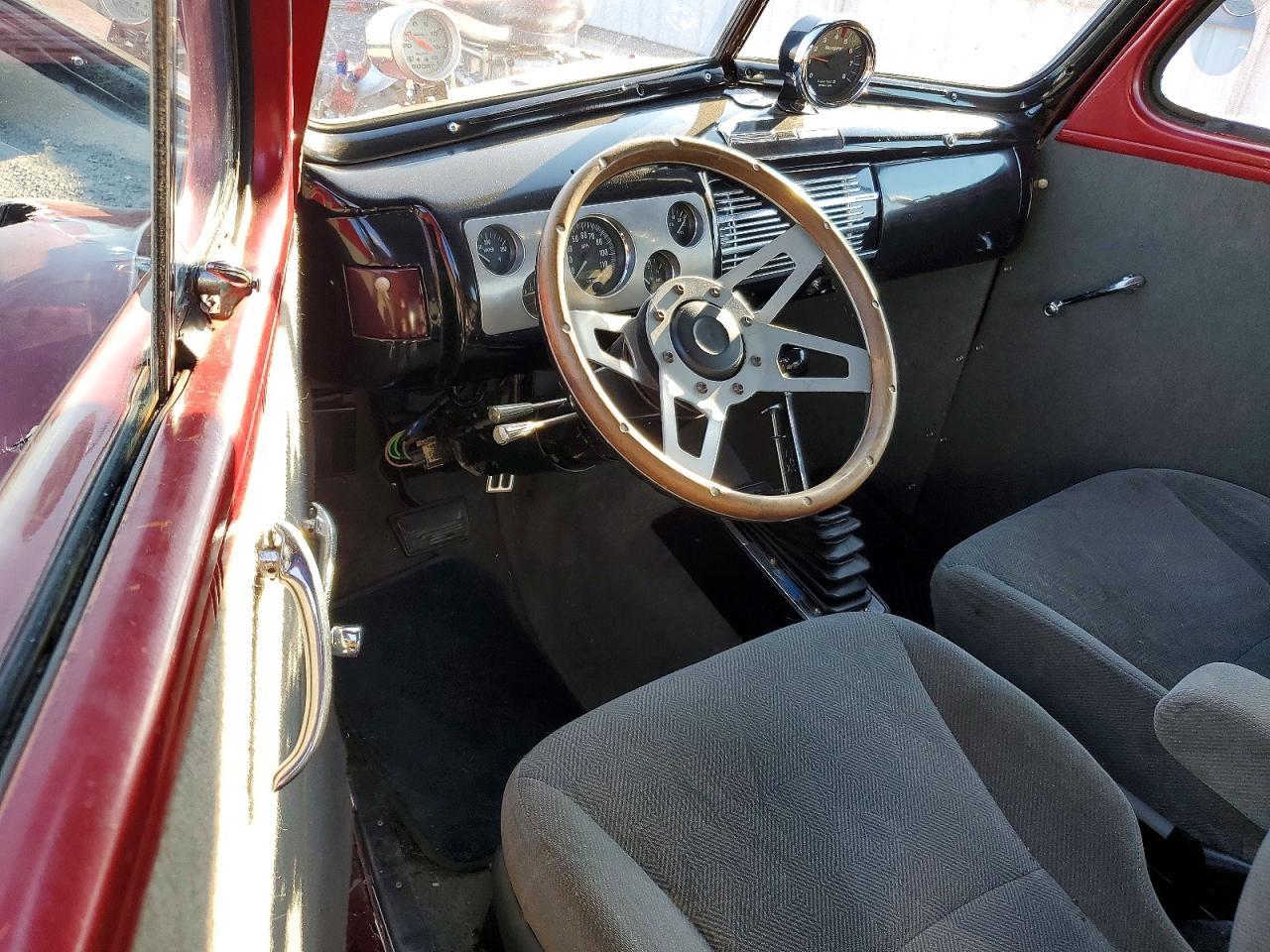 1940 FORD Deluxe