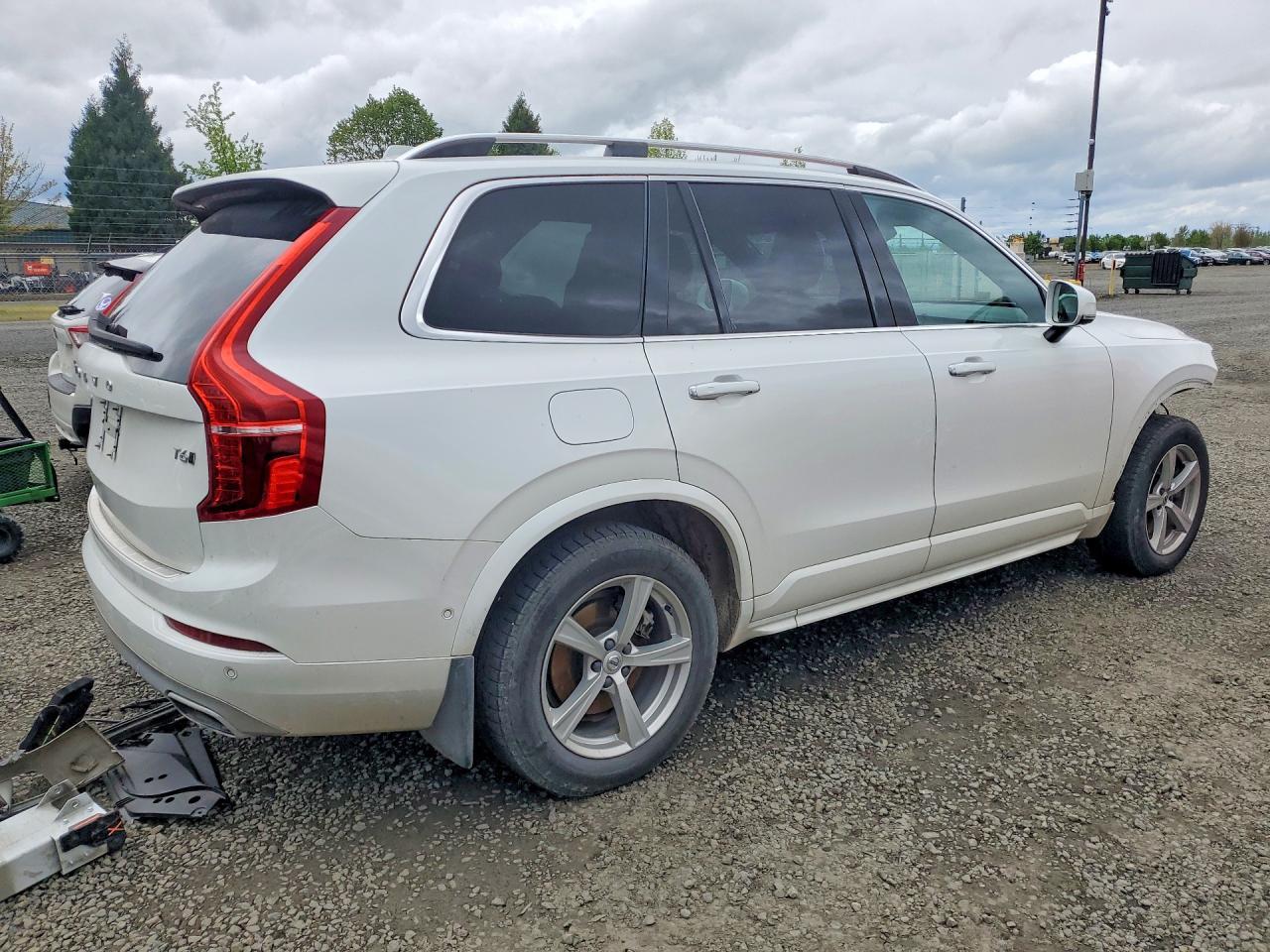 2018 VOLVO XC90